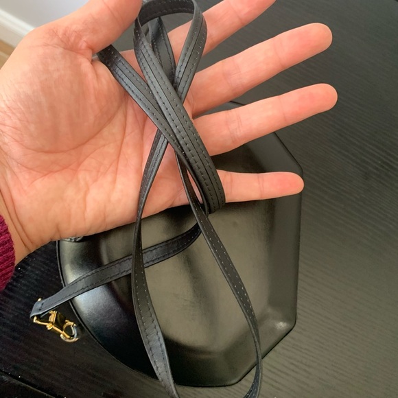 Gucci 70s Canteen Black and Gold Round Hard Case Bag ⭐️ Authenticated 5-22-25 - Picture 9 of 17